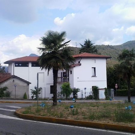 Apartamento La Casa Bianca Roe Exterior foto