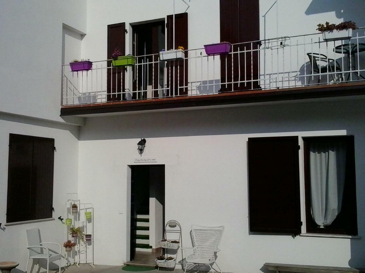 Apartamento La Casa Bianca Roe Exterior foto